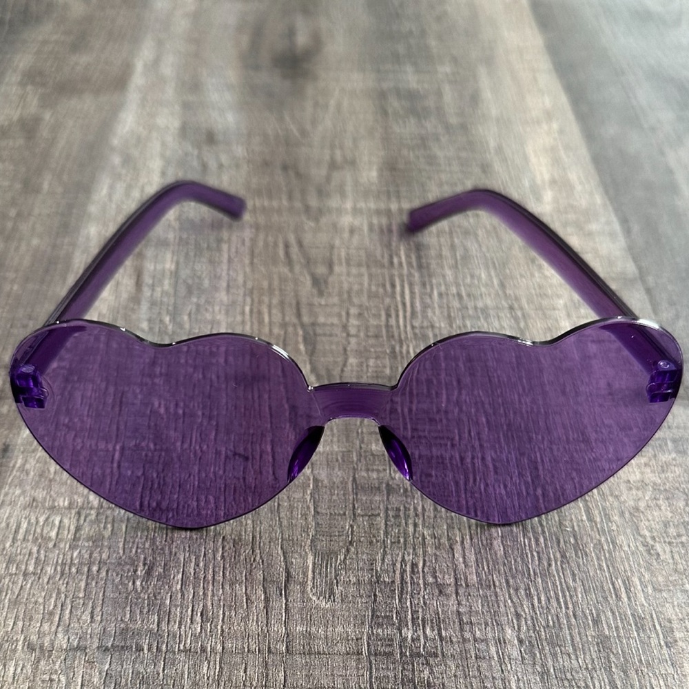 💞 New Purple Heart Novelty Sunglasses